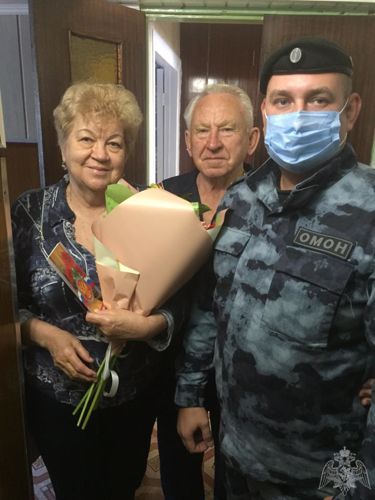 В Астрахани сотрудники Росгвардии навестили семьи погибших сослуживцев