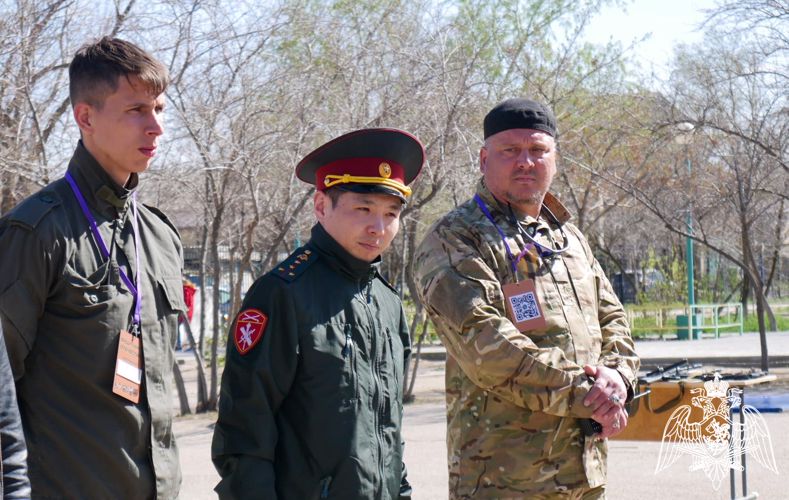  Астраханские старшеклассники получили на встрече с росгвардейцами новые для себя полезные знания