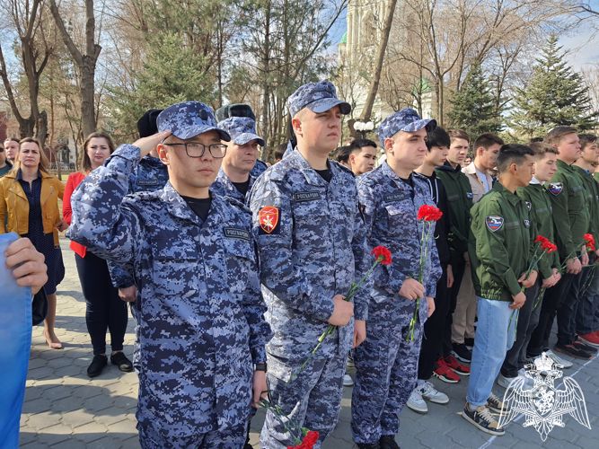 К патриотической акции «Растим патриотов России» присоединились росгвардейцы в Астрахани