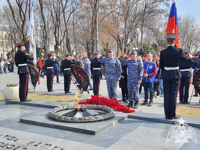 К патриотической акции «Растим патриотов России» присоединились росгвардейцы в Астрахани