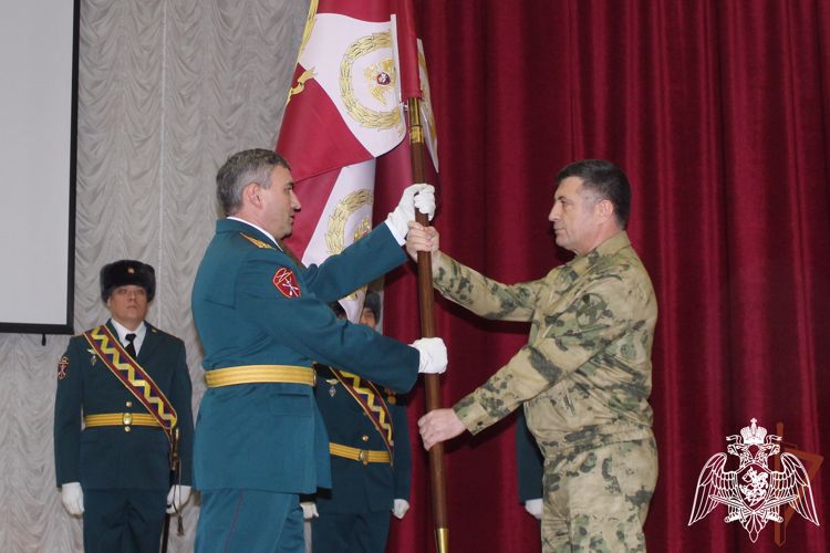Боевое знамя нового образца вручили астраханскому батальону Южного округа Росгвардии
