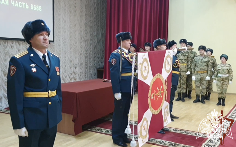 Боевое знамя нового образца вручили астраханскому батальону Южного округа Росгвардии