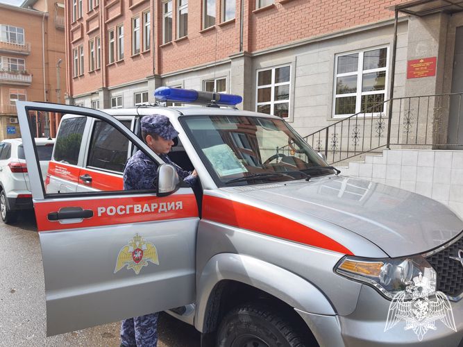 К Всероссийской акции «Бессмертный автополк» присоединились росгвардейцы в Астрахани 