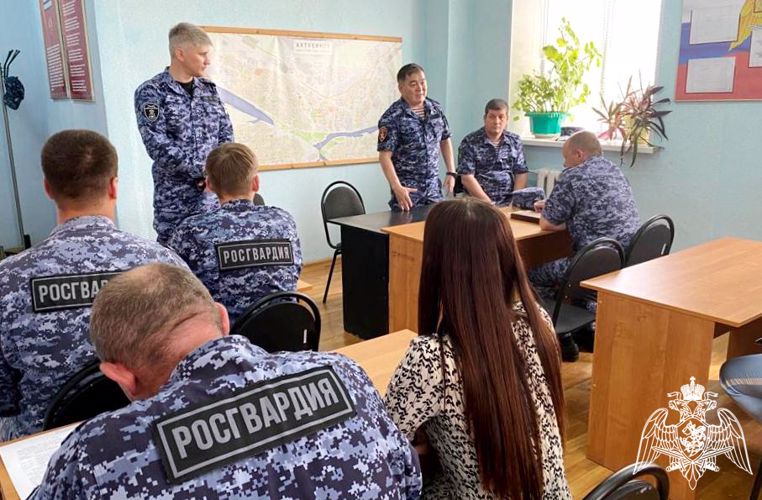 Руководитель регионального управления Росгвардии  проинспектировал в Астрахани подразделения вневедомственной охраны и лицензионно-разрешительной работы
