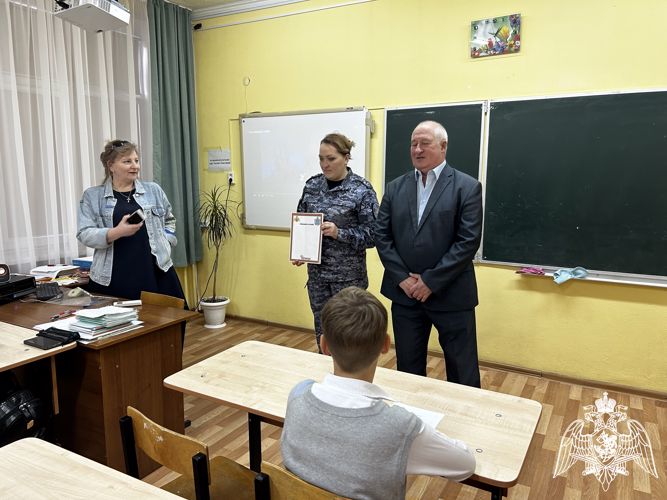Росгвардейцы в Астрахани провели акцию «Письмо солдату»