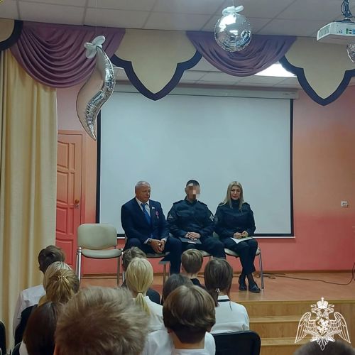 Представители Росгвардии провели для юных астраханцев тематическое мероприятие 