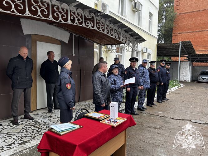 Сотрудники и ветераны вневедомственной охраны в Астрахани отметили профессиональный праздник
