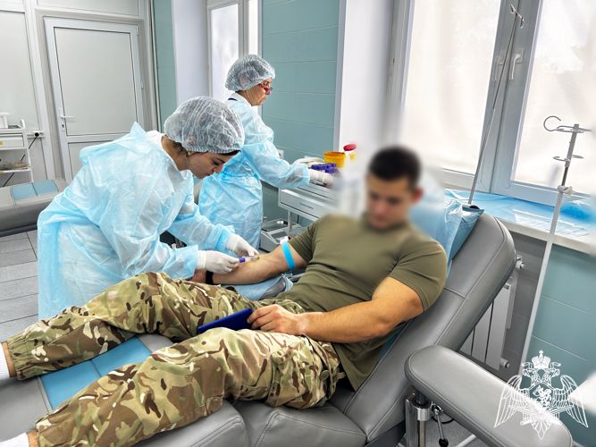 Астраханские росгвардейцы пополнили регистр доноров костного мозга 