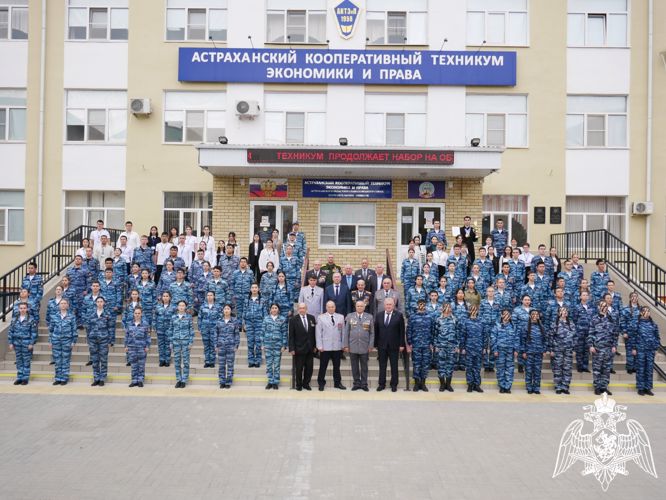 В Астрахани представитель Росгвардии приняли участие в торжественном мероприятии, посвященном Дню сотрудника органов внутренних дел