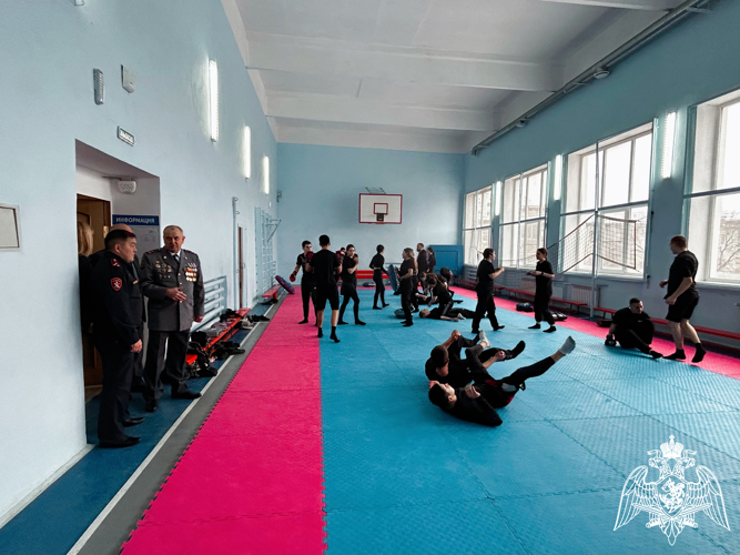 «День с Росгвардией» провели студенты одного из средних-специальных учреждений Астрахани