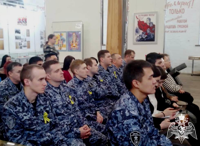 Память защитников блокадного Ленинграда и его жителей почтили представители Росгвардии в Астрахани