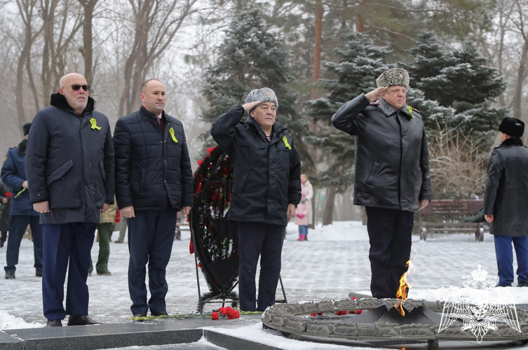 Память защитников блокадного Ленинграда и его жителей почтили представители Росгвардии в Астрахани