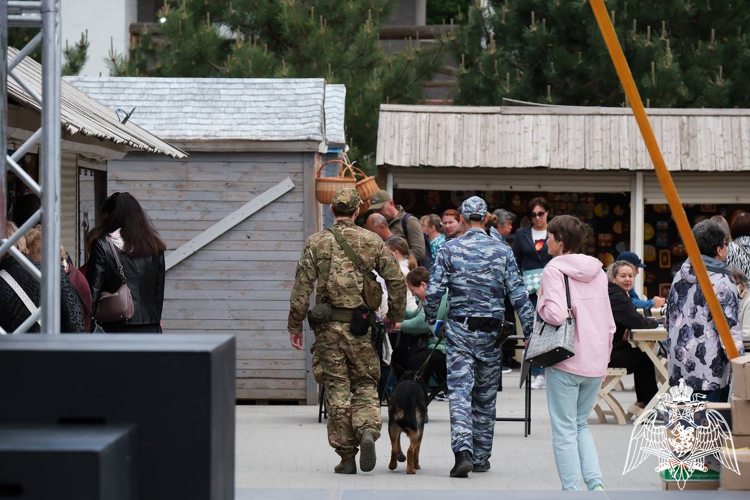 Росгвардейцы обеспечили безопасность во время пасхальных гуляний в Астрахани