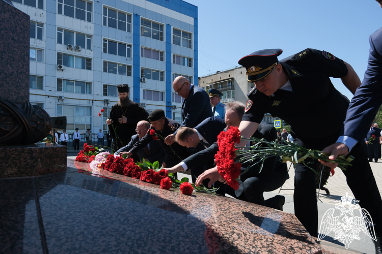 При участии Росгвардии в Астрахани отметили День пограничника