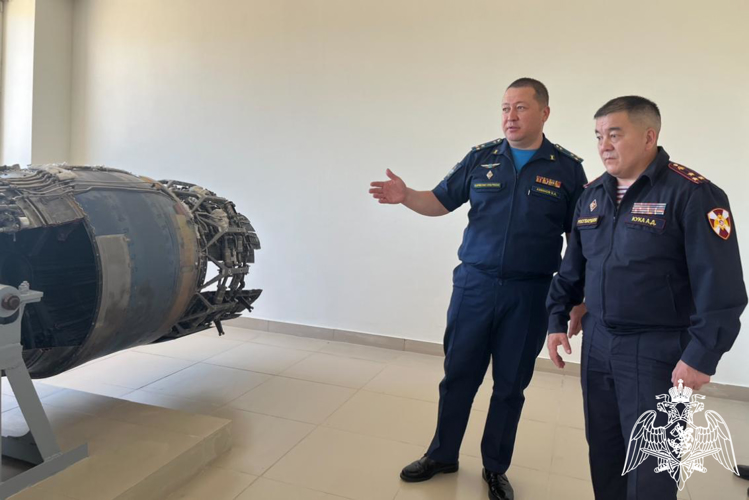 Росгвардейцы пригласили на службу курсантов военного центра Астраханского госуниверситета