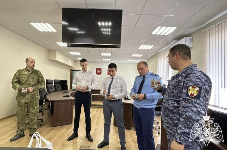 Росгвардейцы провели занятие по тактической медицине в прокуратуре Астраханской области