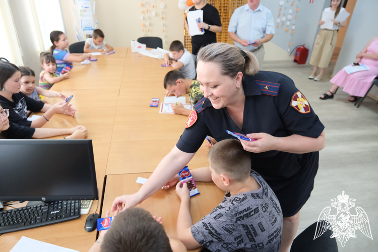 В Астрахани провели ведомственную акцию «Каникулы с Росгвардией» (видео)