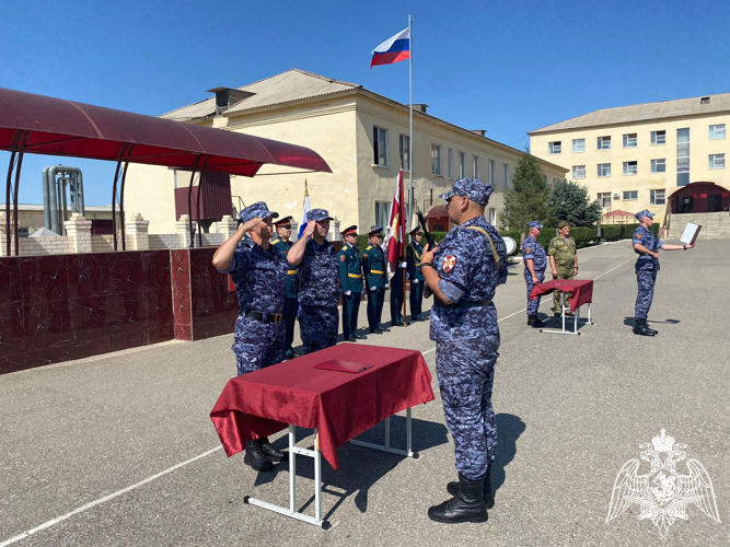 В воинской части Росгвардии в Астрахани прошла церемония принятия присяги 