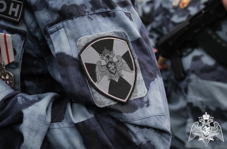 При силовой поддержке Росгвардии в Астрахани задержали подозреваемого в сбыте сильнодействующего вещества