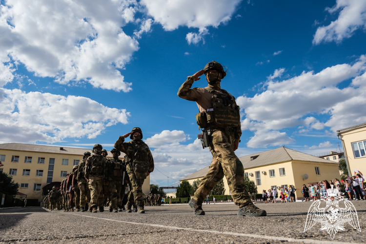 Отличившихся на спецоперации военнослужащих Росгвардии чествовали в Астрахани 