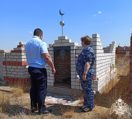 В Астраханской области росгвардейцы почтили память погибшего сослуживца