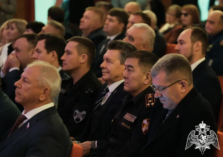 Представители Росгвардии поздравили сотрудников «Волгоспас» с юбилеем образования службы