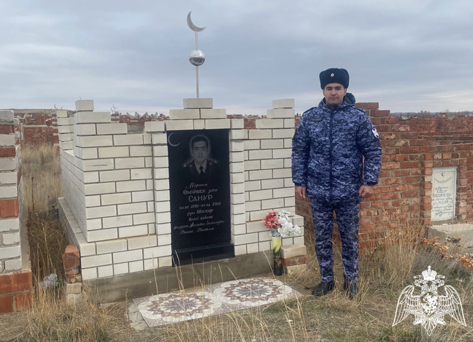 Росгвардейцы почтили память погибших сослуживцев в Астрахани