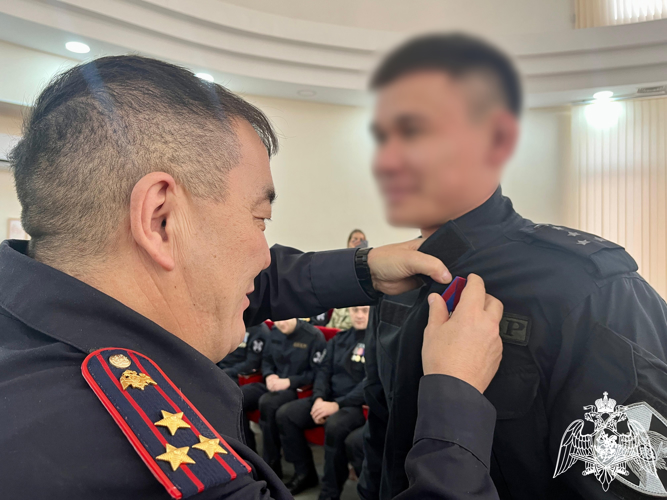 В День образования СОБР «Каспий» в Астрахани наградили отличившихся росгвардейцев