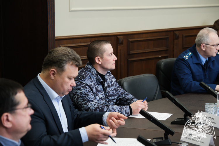 При участии Росгвардии в Астрахани обсудили вопросы военно-патриотического воспитания