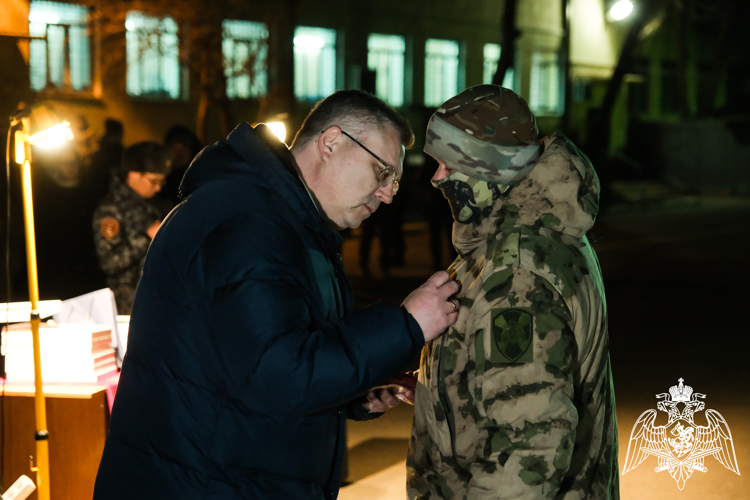 За выполнение задач повышенной сложности: В Астрахани наградили отличившихся на спецоперации росгвардейцев