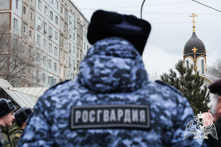 Сотрудники Управления Росгвардии по Астраханской области почтили память воинов-интернационалистов
