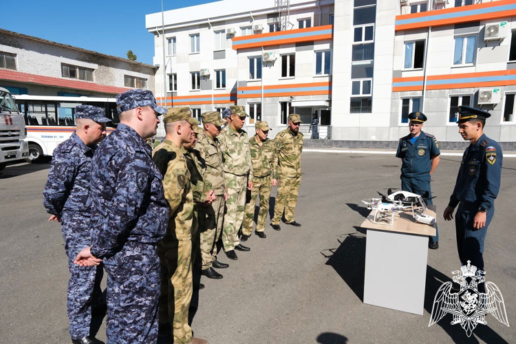 В Астрахани военнослужащих Росгвардии поздравили с Днём образования ведомственной пожарной охраны