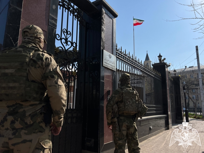 Более 40 росгвардейцев обеспечили безопасность проведения религиозного праздника Курбан-байрам в Астрахани