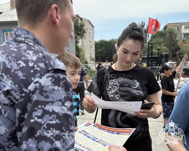 Военнослужащий ведомства организовал акцию «Каникулы с Росгвардией» для астраханских детей