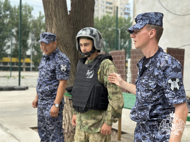 Акция «Каникулы с Росгвардией» прошла в Астрахани