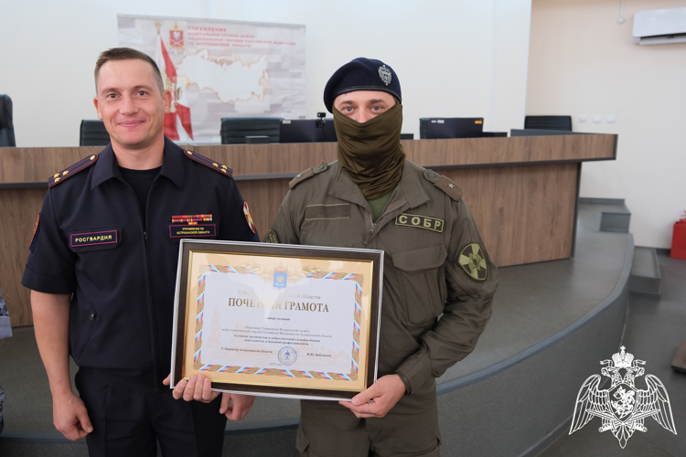 Сотрудников спецподразделений Росгвардии — участников СВО наградили в Астрахани 