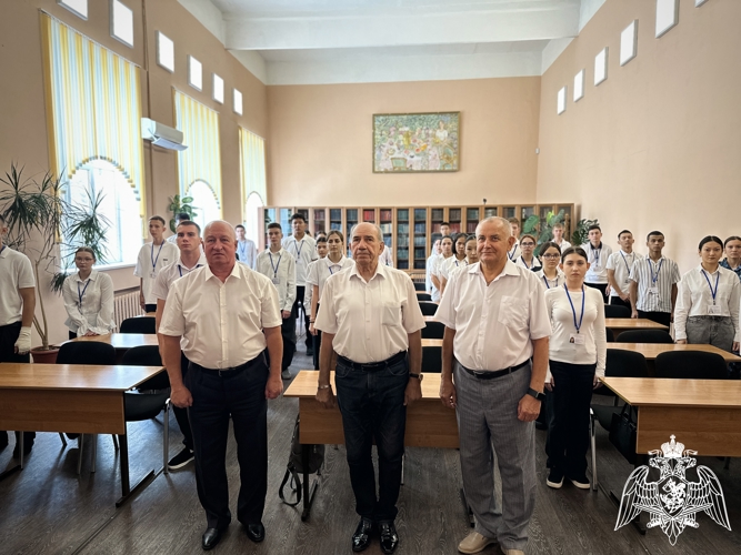 В День солидарности в борьбе с терроризмом росгвардейцы провели лекции в астраханских школах 