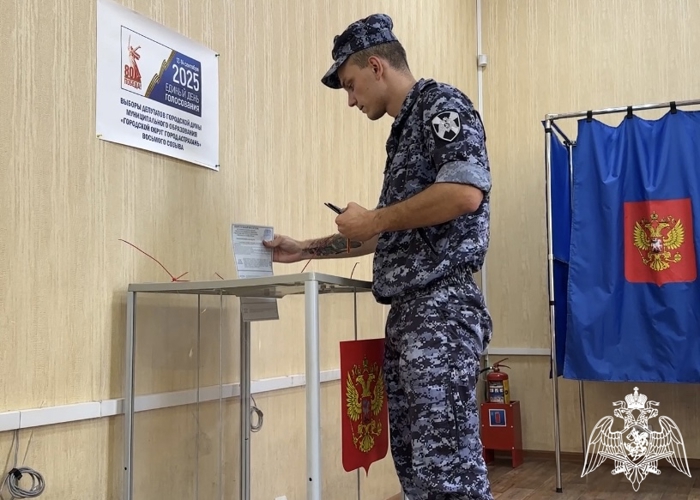 Росгвардейцы приняли участие в Едином дне голосования в Астраханской области