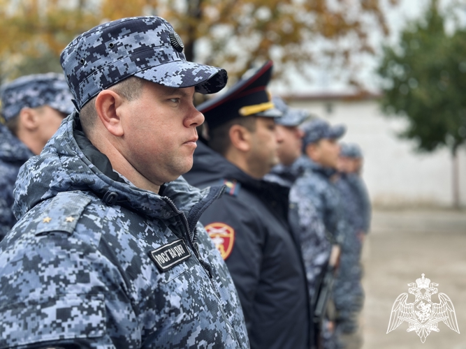 В Астрахани чествовали сотрудников вневедомственной охраны Росгвардии 