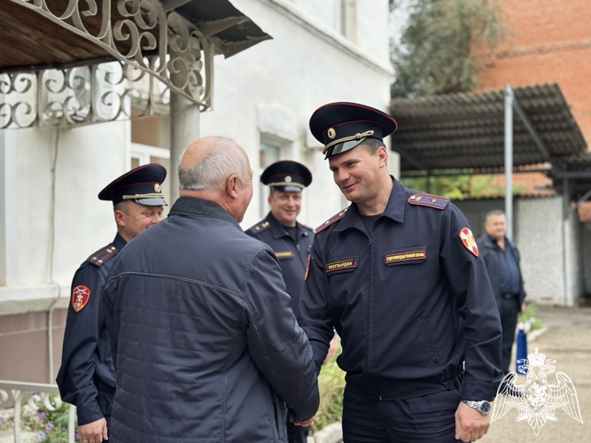 В Астрахани чествовали сотрудников вневедомственной охраны Росгвардии 
