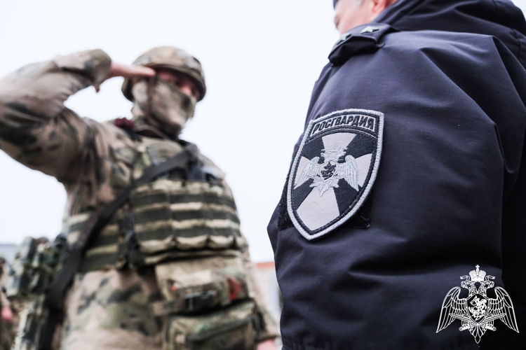 В Астрахани наградили отличившихся сотрудников спецподразделений Росгвардии — участников СВО