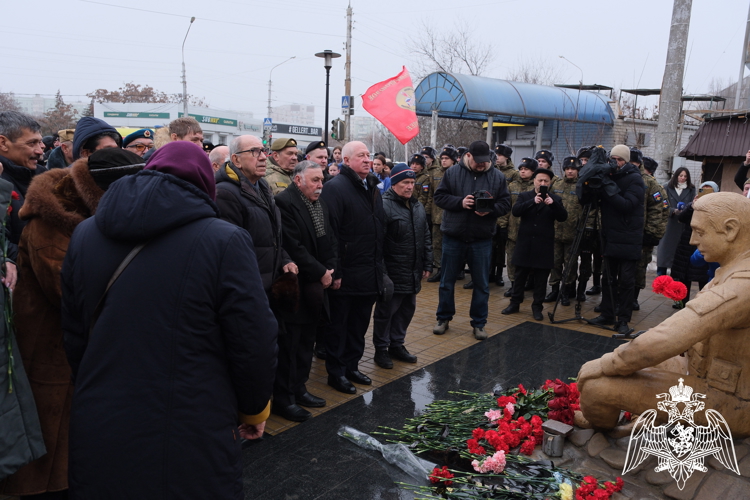 Представители Росгвардии почтили память воинов-интернационалистов в Астрахани