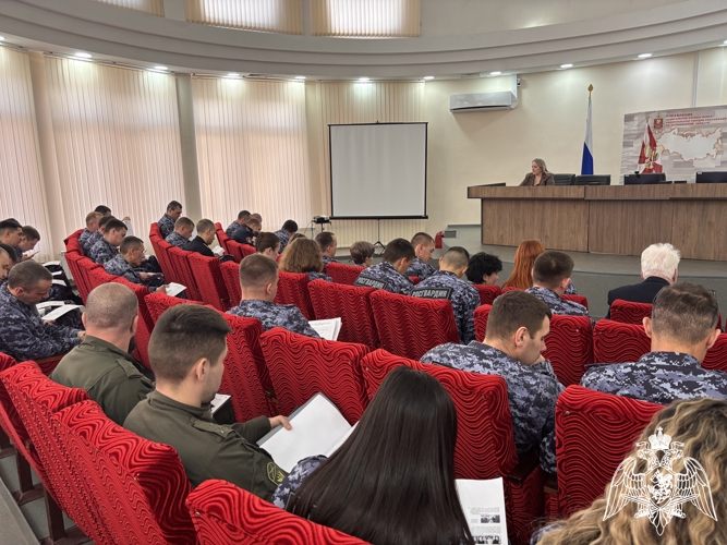 В Астрахани сотрудники и военнослужащие Росгвардии приняли участие в международной акции «Диктант Победы»