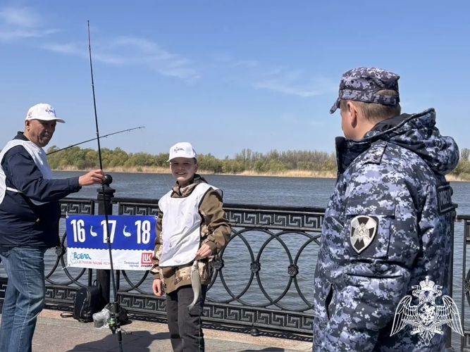 Росгвардейцы во взаимодействии с силовыми ведомствами обеспечили безопасность весенних праздников в Астрахани