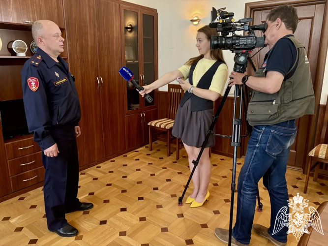 В Астрахани офицер Росгвардии дал интервью телеканалу ГТРК по вопросам обеспечения сохранности имущества граждан