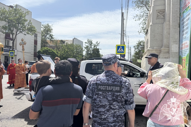 Росгвардейцы приняли участие в обеспечении правопорядка в ходе массовых мероприятий в Астраханской области