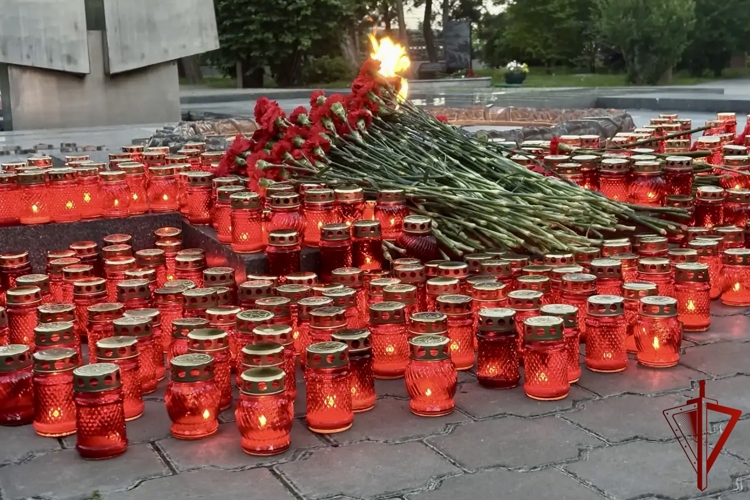 В Астрахани росгвардейцы присоединились к Всероссийской акции «Свеча памяти»