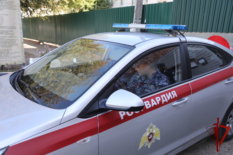 Экипаж вневедомственной охраны Росгвардии задержал скрывавшегося от правосудия жителя Астраханской области