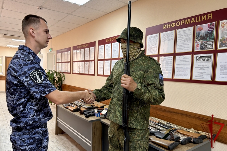 Росгвардия передала бойцам СВО полсотни единиц оружия от неравнодушных астраханцев