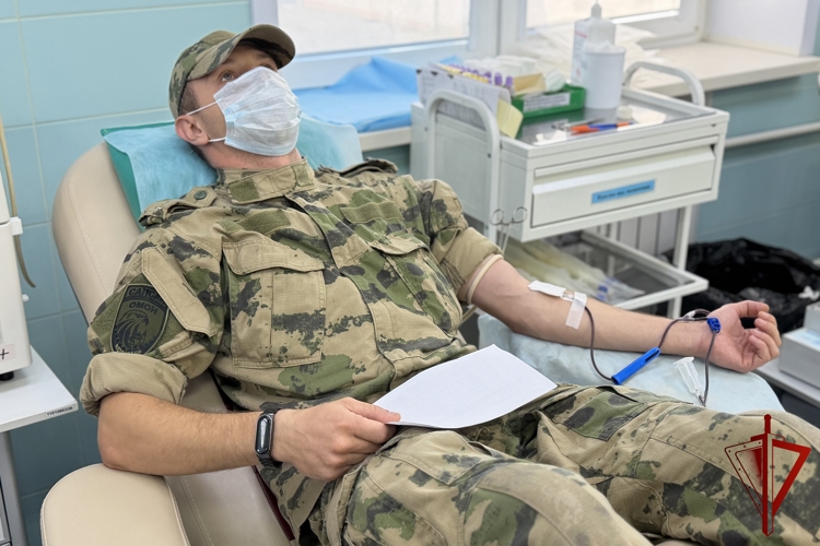 В День офицера России росгвардейцы поддержали ведомственную донорскую акцию в Астрахани